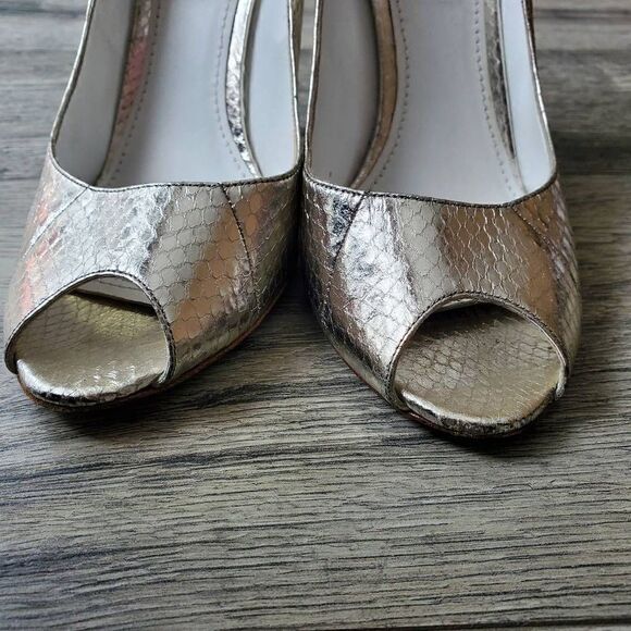 Burberry Silver Snakeskin Peep Toe Pumps Size 39.5 9.5 - Picture 6 of 8